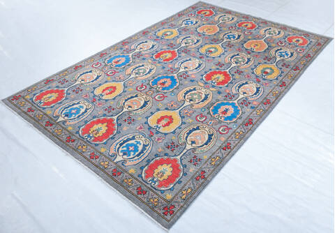 Kazak Grey Hand Knotted 67 X 102 Area Rug 700-147636 Image 2