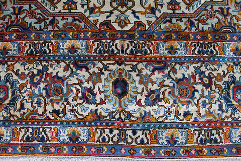 Kashan Beige Hand Knotted 78 X 115 Area Rug 254-147686 Image 4