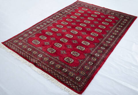 Bokhara Red Hand Knotted 49 X 69 Area Rug 700-147702 Image 2