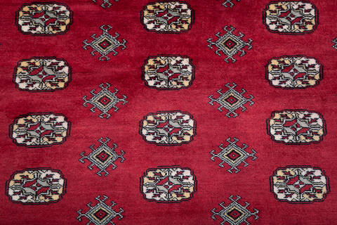 Bokhara Red Hand Knotted 49 X 69 Area Rug 700-147702 Image 3