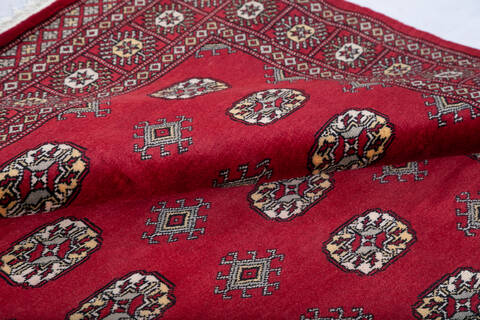 Bokhara Red Hand Knotted 49 X 69 Area Rug 700-147702 Image 5