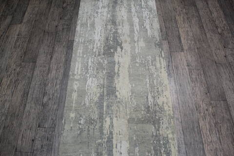 Jaipur Grey Runner Hand Knotted 26 X 1911 Area Rug 905-147718 Image 3