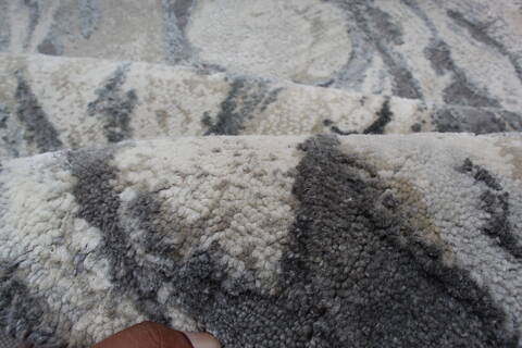 Jaipur White Hand Knotted 80 X 101 Area Rug 905-147723 Image 5