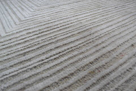 Jaipur White Hand Knotted 60 X 90 Area Rug 905-147750 Image 4