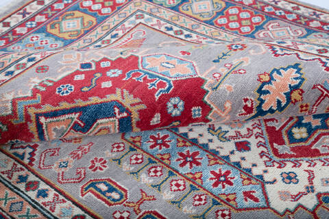 Kazak Grey Hand Knotted 57 X 79 Area Rug 700-147755 Image 5