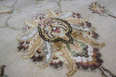Jaipur White Round Hand Knotted 711 X 81 Area Rug 905-147771 Image 4