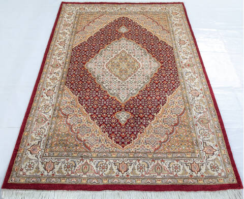 Pak-Persian Red Hand Knotted 41 X 64 Area Rug 700-147798 Image 1