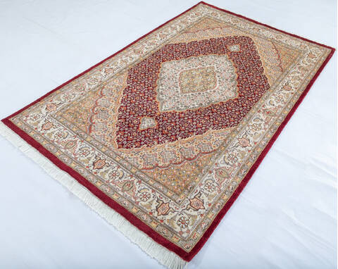 Pak-Persian Red Hand Knotted 41 X 64 Area Rug 700-147798 Image 2