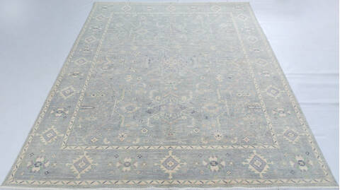Chobi Light Gray Hand Knotted 81 X 100 Area Rug 700-147923 Image 1
