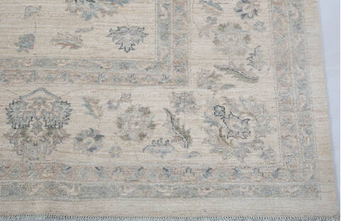 Chobi Beige Hand Knotted 810 X 114 Area Rug 700-147925 Image 4