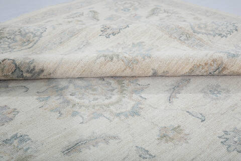 Chobi Beige Hand Knotted 81 X 100 Area Rug 700-147927 Image 6