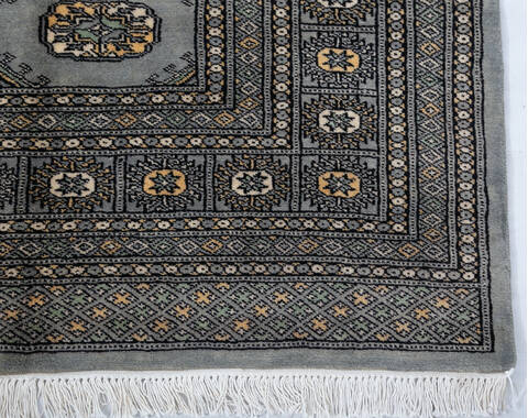 Bokhara Grey Hand Knotted 62 X 90 Area Rug 700-148069 Image 3
