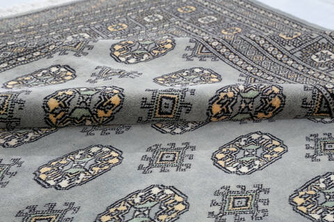 Bokhara Grey Hand Knotted 62 X 90 Area Rug 700-148069 Image 5