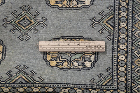 Bokhara Grey Hand Knotted 62 X 90 Area Rug 700-148069 Image 6