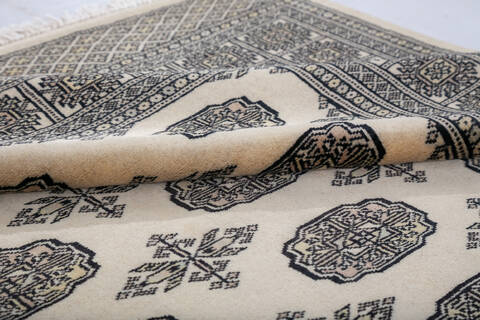 Bokhara Beige Hand Knotted 48 X 65 Area Rug 700-148071 Image 5