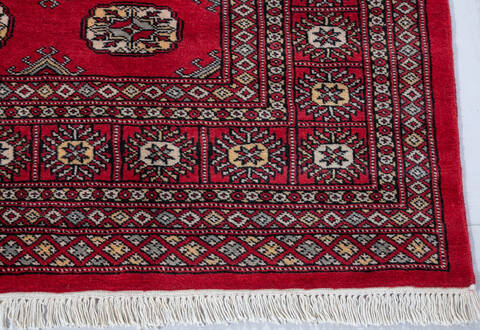 Bokhara Red Hand Knotted 53 X 82 Area Rug 700-148104 Image 3