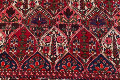 Bakhtiar Red Hand Knotted 74 X 100 Area Rug 700-148157 Image 4