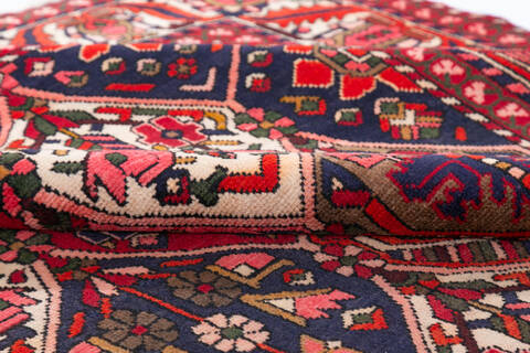 Bakhtiar Red Hand Knotted 74 X 100 Area Rug 700-148157 Image 6
