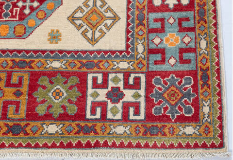 Kazak Beige Hand Knotted 40 X 63 Area Rug 700-148168 Image 4