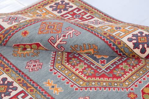 Kazak Grey Hand Knotted 40 X 58 Area Rug 700-148175 Image 5