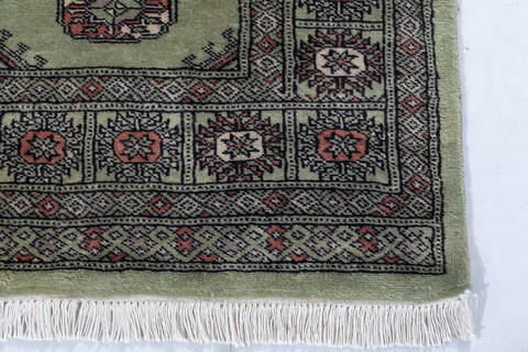 Bokhara Green Hand Knotted 41 X 64 Area Rug 700-148194 Image 4