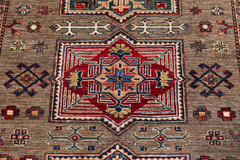Kazak Grey Hand Knotted 58 X 82 Area Rug 700-148195 Image 4