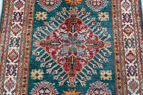 Kazak Green Hand Knotted 33 X 57 Area Rug 700-148197 Image 2
