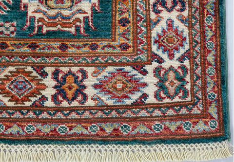 Kazak Green Hand Knotted 33 X 57 Area Rug 700-148197 Image 3