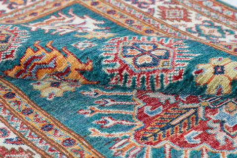 Kazak Green Hand Knotted 33 X 57 Area Rug 700-148197 Image 4