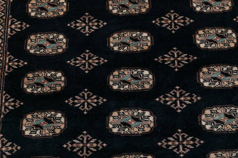 Bokhara Black Hand Knotted 41 X 59 Area Rug 700-148198 Image 3