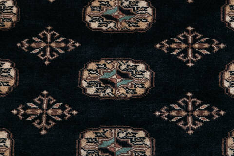 Bokhara Black Hand Knotted 41 X 59 Area Rug 700-148198 Image 4