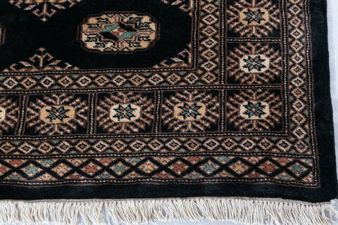 Bokhara Black Hand Knotted 41 X 59 Area Rug 700-148198 Image 5