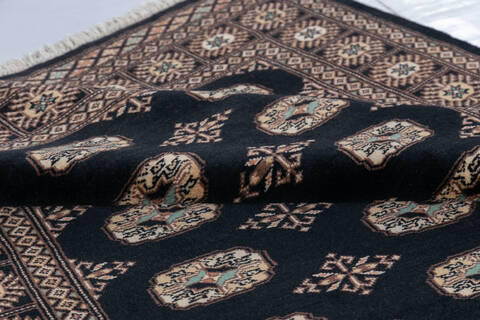 Bokhara Black Hand Knotted 41 X 59 Area Rug 700-148198 Image 6