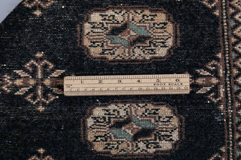 Bokhara Black Hand Knotted 41 X 59 Area Rug 700-148198 Image 7