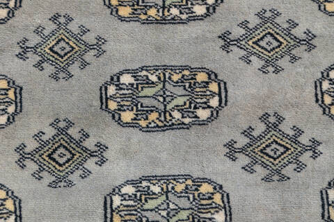 Bokhara Grey Hand Knotted 42 X 62 Area Rug 700-148200 Image 3