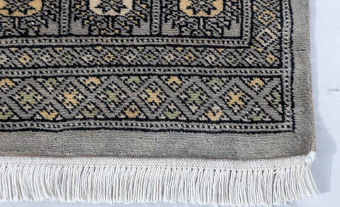 Bokhara Grey Hand Knotted 42 X 62 Area Rug 700-148200 Image 4