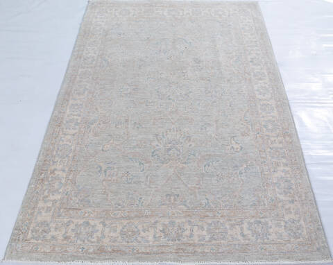 Chobi Light Gray Hand Knotted 40 X 66 Area Rug 700-148222 Image 1