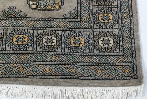 Bokhara Grey Hand Knotted 41 X 64 Area Rug 700-148226 Image 4