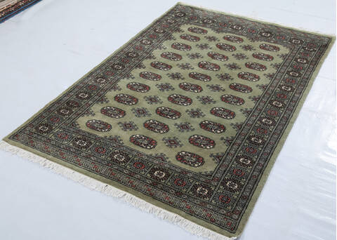 Bokhara Green Hand Knotted 40 X 59 Area Rug 700-148241 Image 2