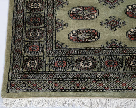 Bokhara Green Hand Knotted 40 X 59 Area Rug 700-148241 Image 4