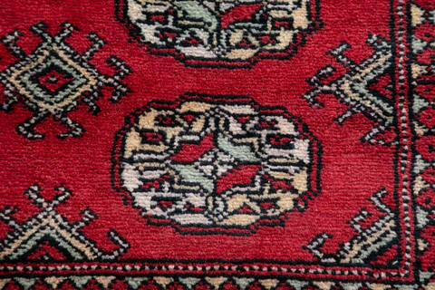 Bokhara Red Hand Knotted 41 X 61 Area Rug 700-148258 Image 5