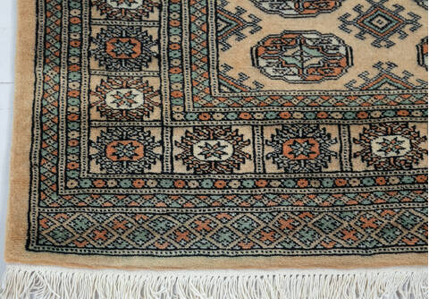 Bokhara Beige Hand Knotted 42 X 60 Area Rug 700-148261 Image 4
