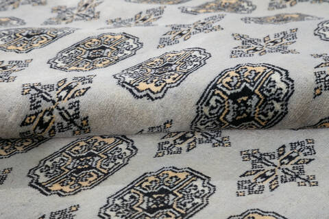 Bokhara Light Gray Hand Knotted 68 X 910 Area Rug 700-148263 Image 6