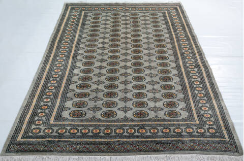 Bokhara Light Gray Hand Knotted 68 X 100 Area Rug 700-148264 Image 1
