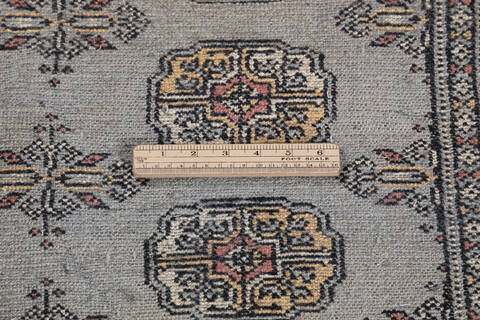 Bokhara Light Gray Hand Knotted 68 X 100 Area Rug 700-148264 Image 7