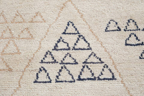 Moroccan Beige Hand Knotted 52 X 82 Area Rug 700-148313 Image 5
