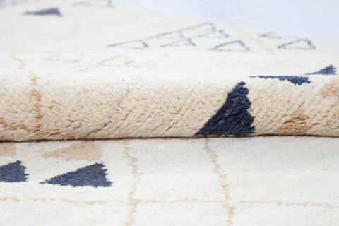 Moroccan Beige Hand Knotted 52 X 82 Area Rug 700-148313 Image 7