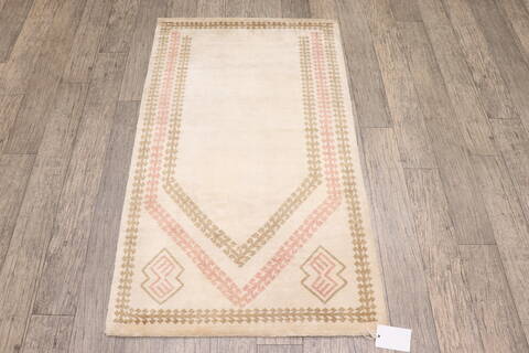Persian White Runner Hand Knotted 26 X 40 Area Rug 905-148315 Image 1