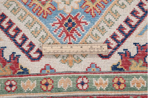 Kazak Beige Hand Knotted 34 X 51 Area Rug 700-148340 Image 7