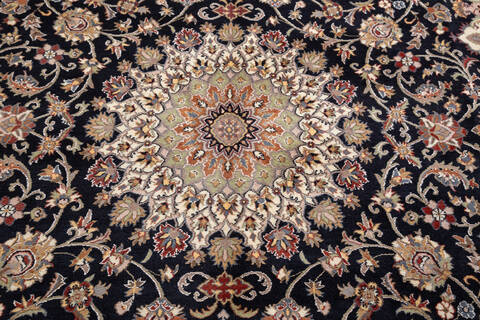 Pak-Persian Black Hand Knotted 82 X 105 Area Rug 700-148346 Image 5